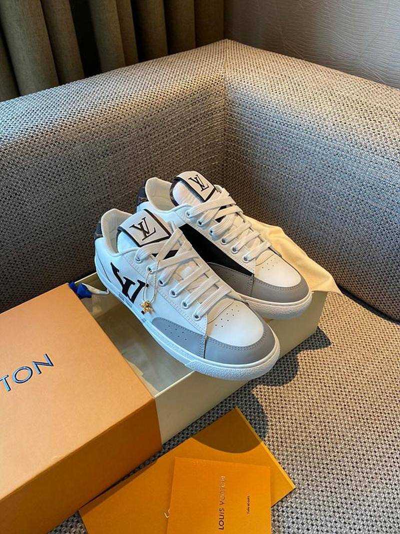 루이비통 찰리 스니커즈 로우 | 여성 35~40 , 남성 40~45