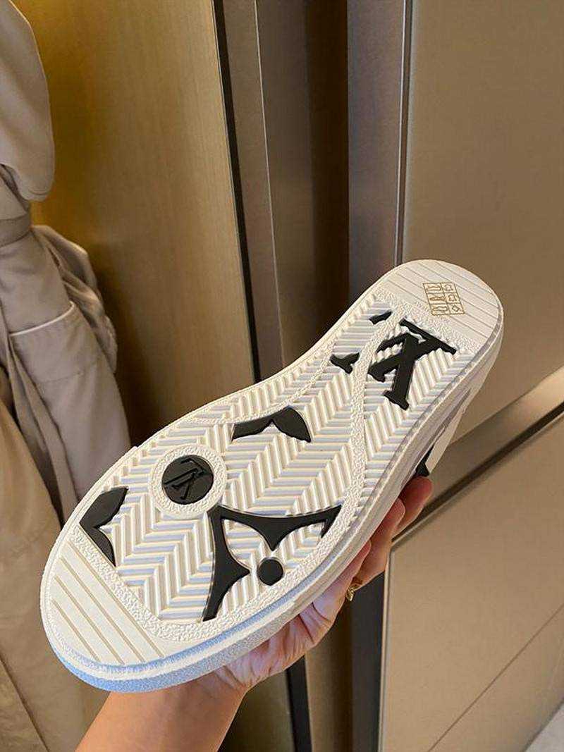 루이비통 찰리 스니커즈 로우 | 여성 35~40 , 남성 40~45