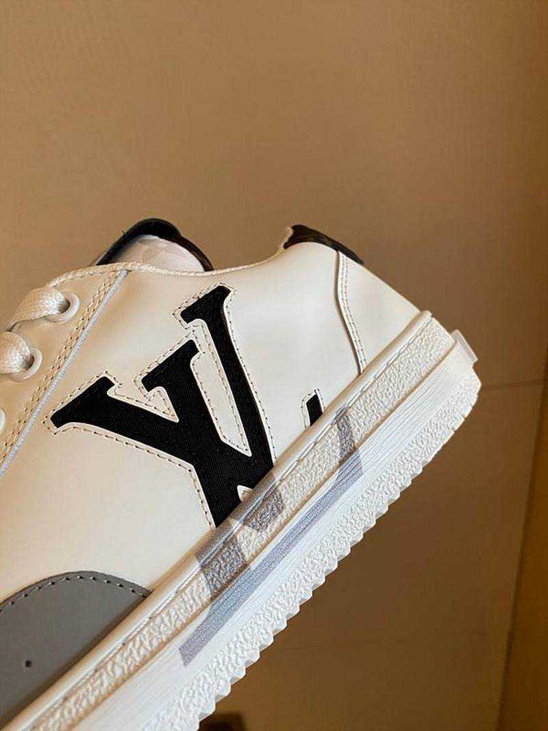 루이비통 찰리 스니커즈 로우 | 여성 35~40 , 남성 40~45