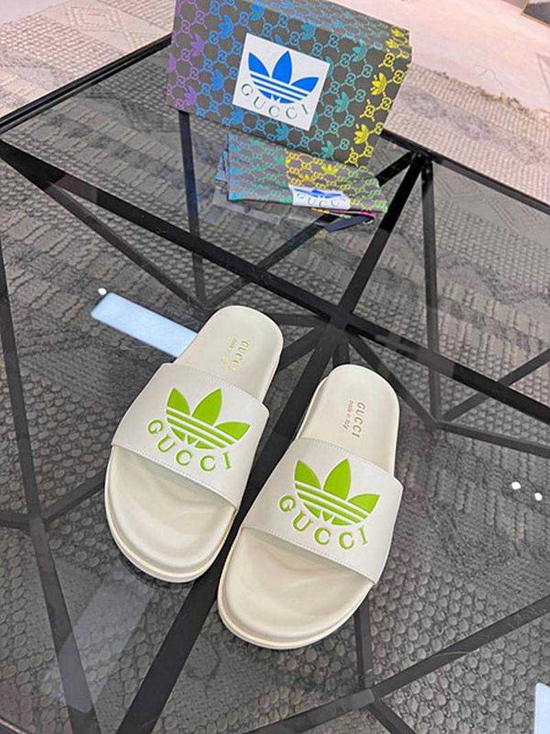 구찌 콜라보 슬리퍼 슬라이드 | 여성 35~40 , 남성 40~45