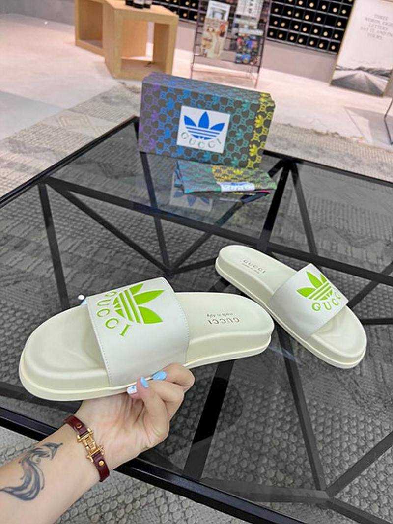 구찌 콜라보 슬리퍼 슬라이드 | 여성 35~40 , 남성 40~45