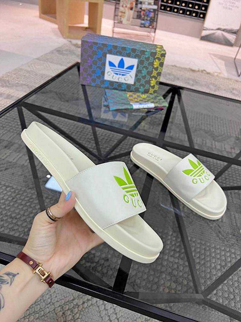 구찌 콜라보 슬리퍼 슬라이드 | 여성 35~40 , 남성 40~45
