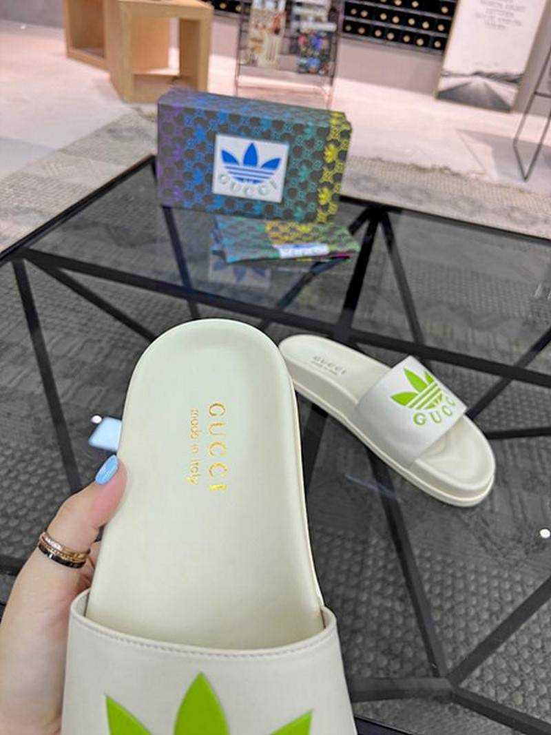 구찌 콜라보 슬리퍼 슬라이드 | 여성 35~40 , 남성 40~45