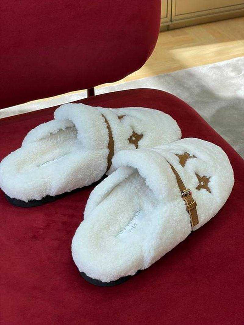루이비통 윈터브레이크 플랫 컴포트 뮬 | 여성 35~40