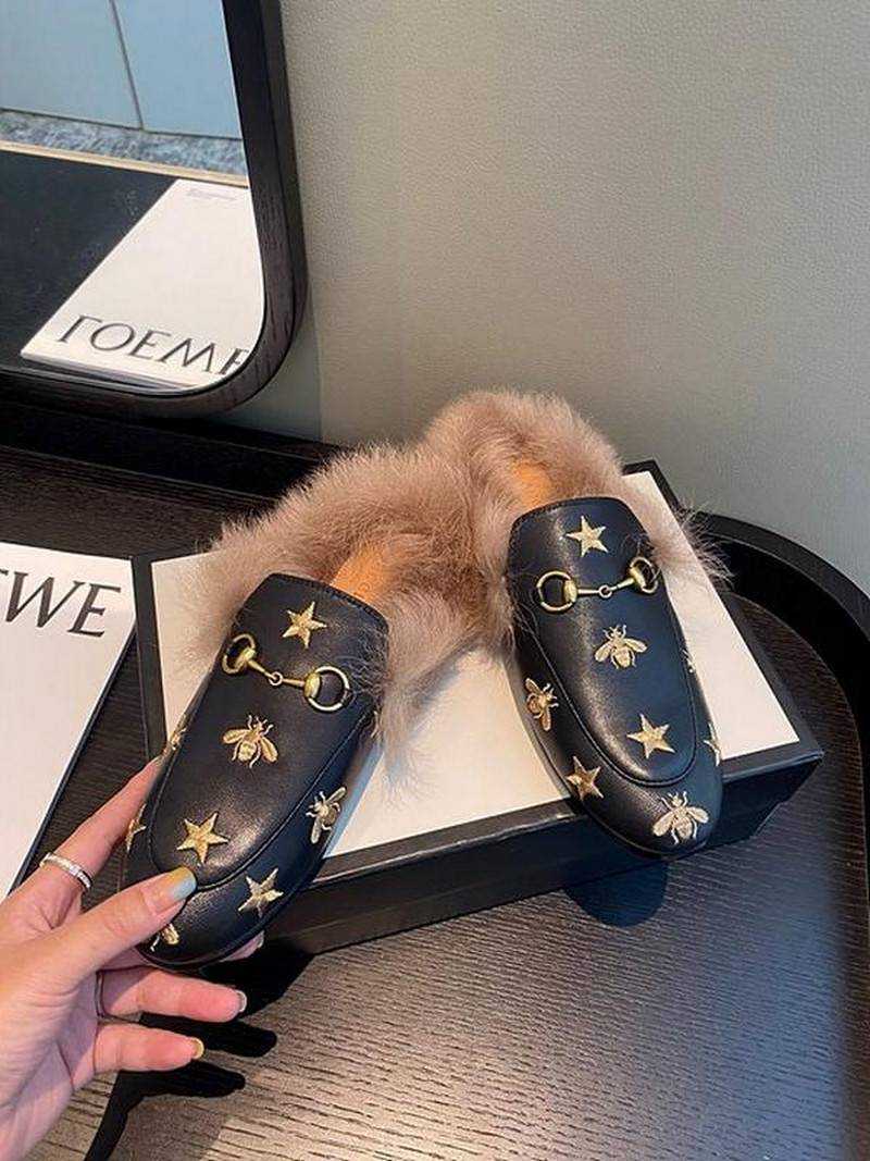 구찌 GG 홀스빗 퍼 블로퍼 | 여성 35~40 , 남성 40~45