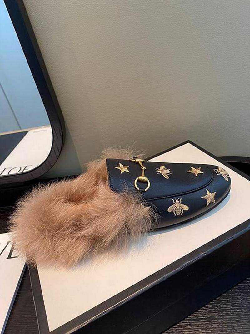 구찌 GG 홀스빗 퍼 블로퍼 | 여성 35~40 , 남성 40~45