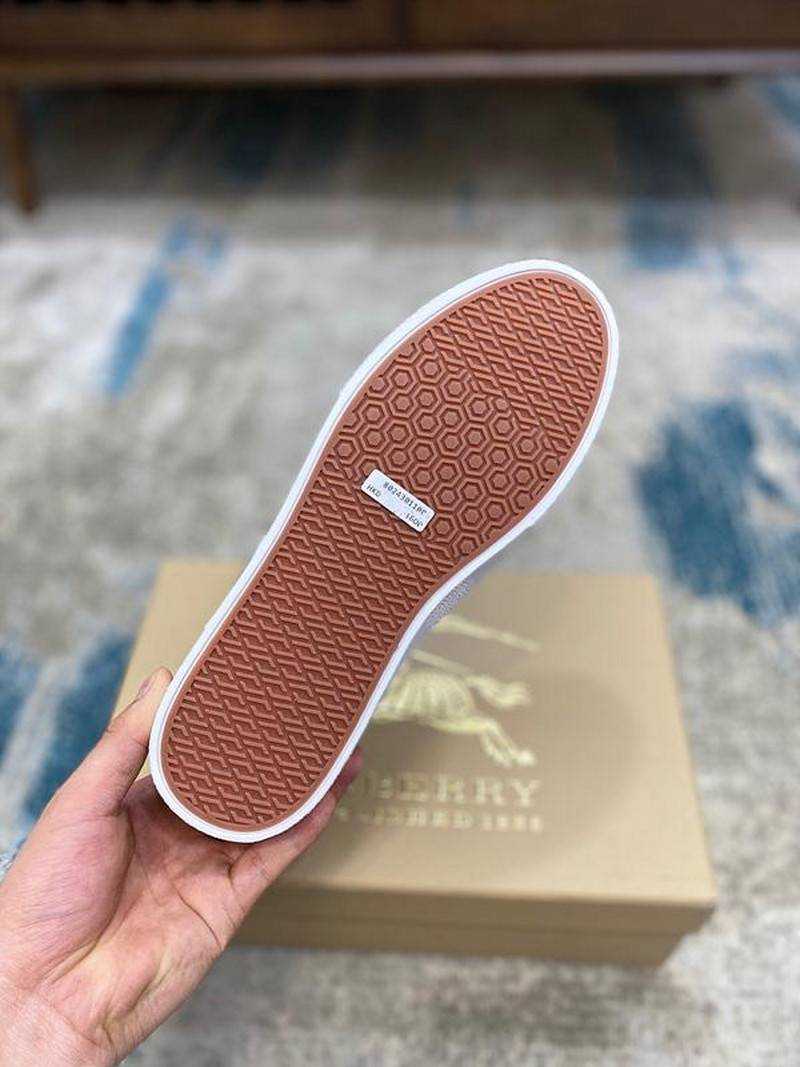 버버리 스니커즈 | 여성 35~40 , 남성 40~45