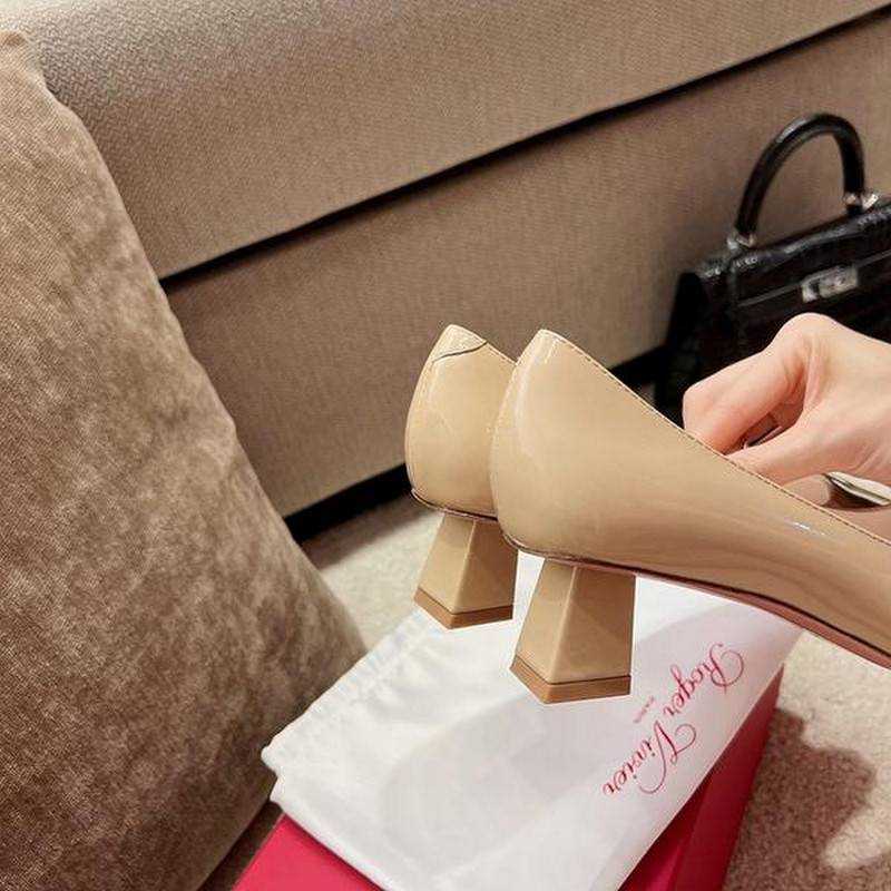 로저비비에 메탈 버클 펌프스 | 사이즈 35 - 40