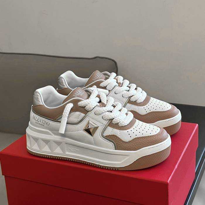 23FW 발렌티노 원 스터드 스니커즈 | 여성 35~40