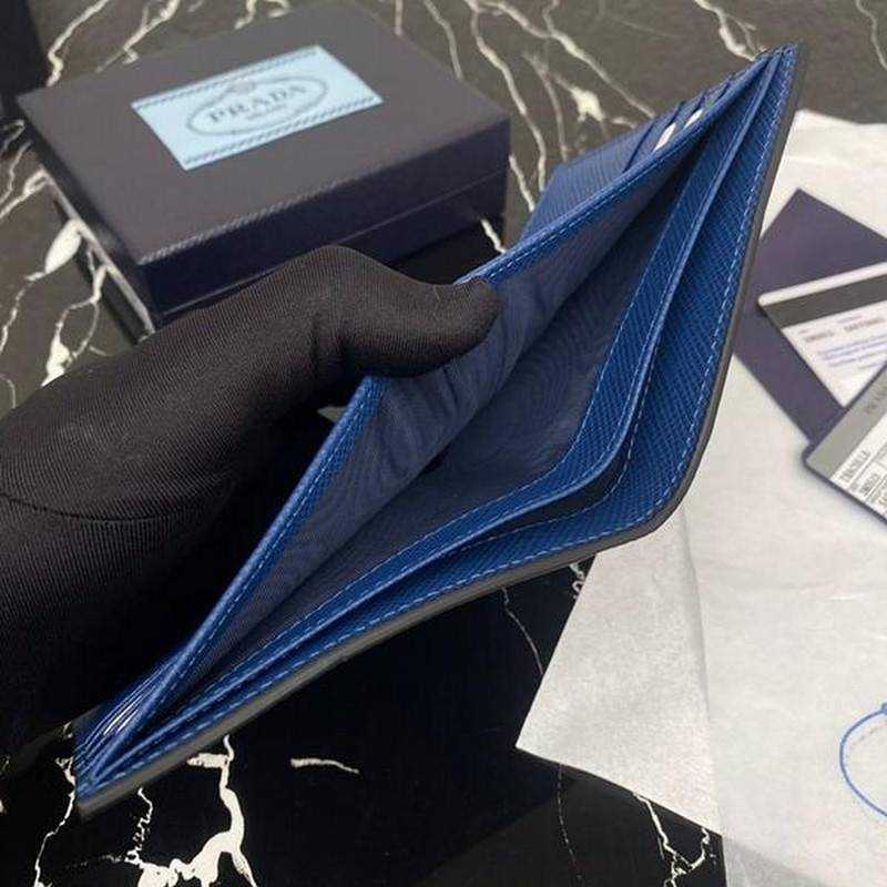 프라다 사피아노 반지갑 | 11.5 x 9.5 x 1.5cm