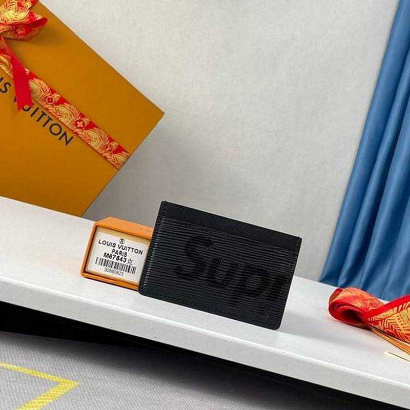 루이비통 lv x sup 콜라보 카드홀더 | 11 x 7 x 0.6cm