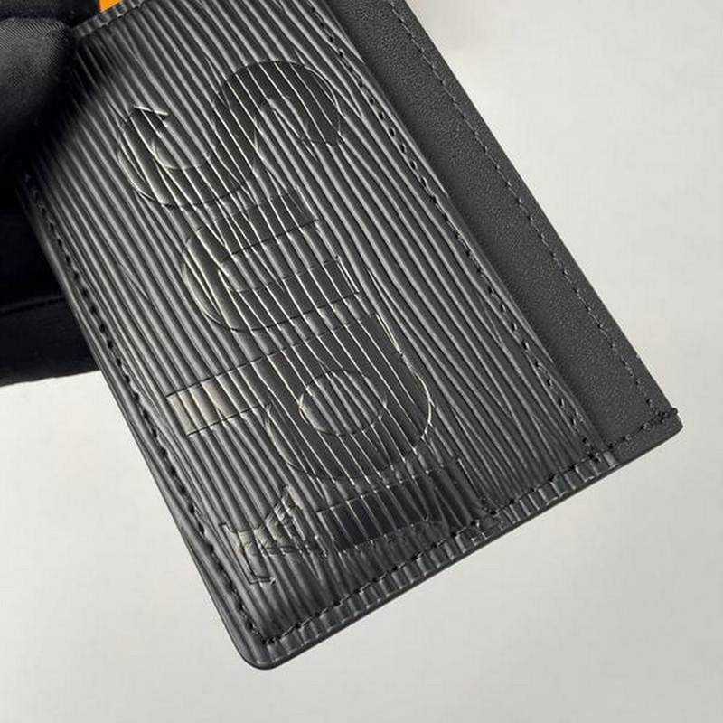 루이비통 lv x sup 콜라보 카드홀더 | 11 x 7 x 0.6cm