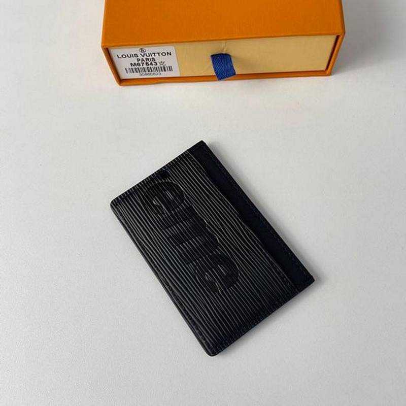 루이비통 lv x sup 콜라보 카드홀더 | 11 x 7 x 0.6cm