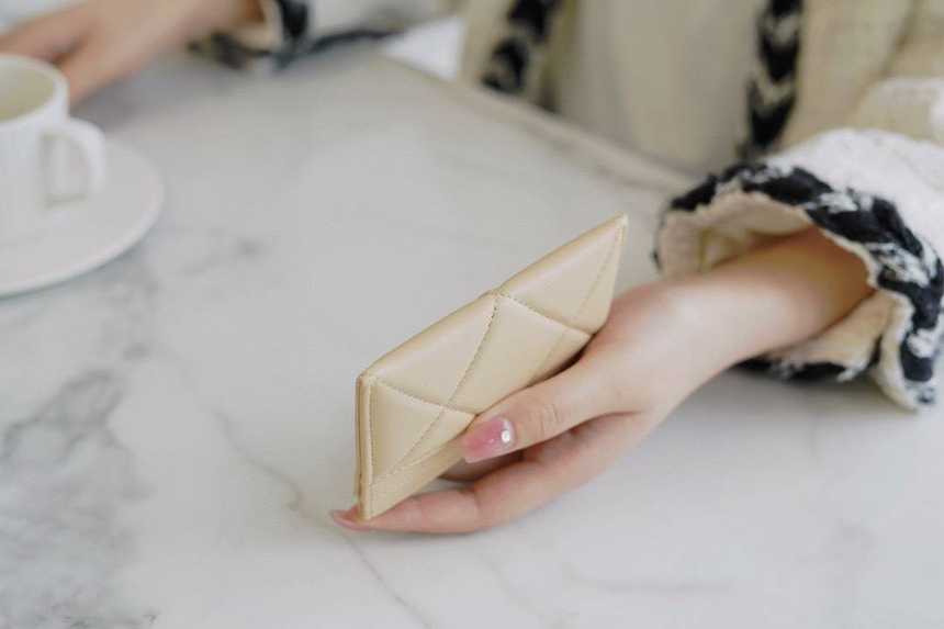 샤넬19 카드홀더 | 7.5 x 11.2 x 0.5cm