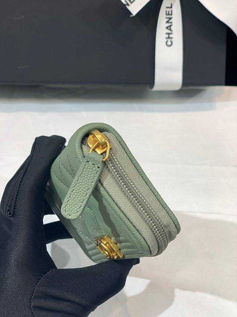 샤넬보이 작은캐비어스킨 지퍼 카드지갑 금장 | 7.5 x 11 x 2cm