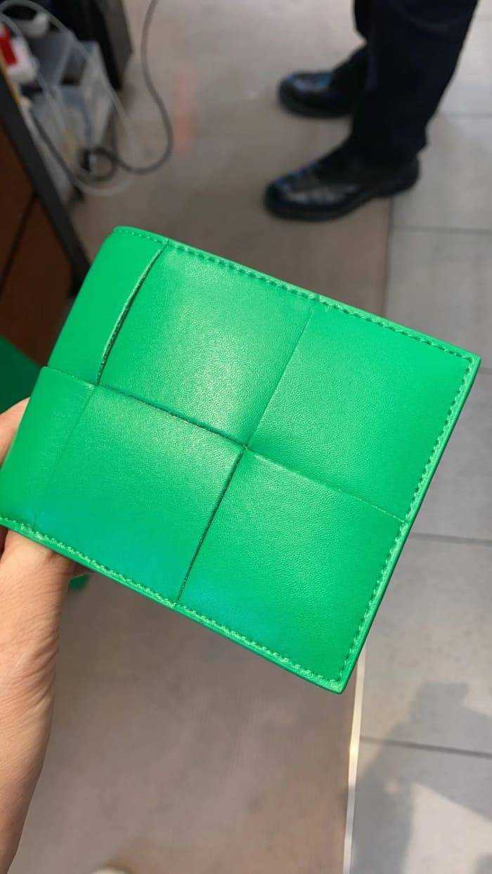 보테가 인트레치아토 폴더형 반지갑 649603 | 11.5 x 9.5 x 1cm