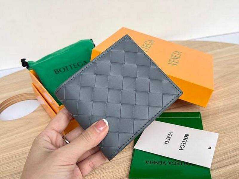 보테가 인트레치아토 폴더형 반지갑 605721 | 11.5 x 9.5 x 1cm