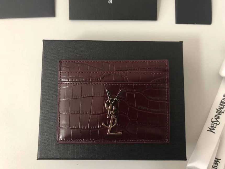 입생로랑 모노그램 크로커다일 카드홀더 423303 | 10 x 7.5 x 0.5cm