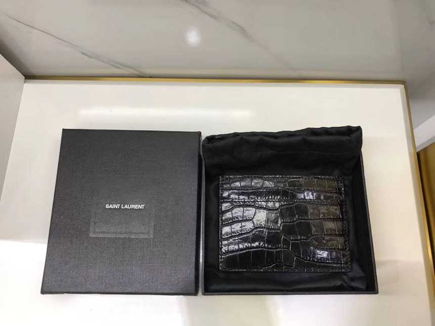 입생로랑 모노그램 크로커다일 카드홀더 423303 | 10 x 7.5 x 0.5cm