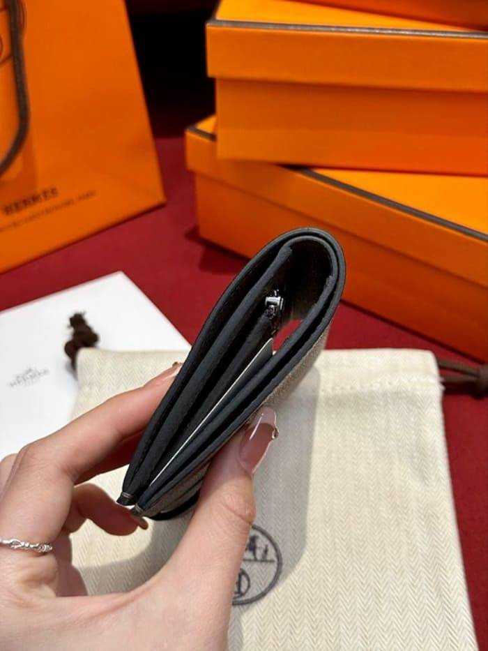 에르메스 베안 컴팩트 앱송 반지갑 은장 | 12 x 9.5 x 0.4cm
