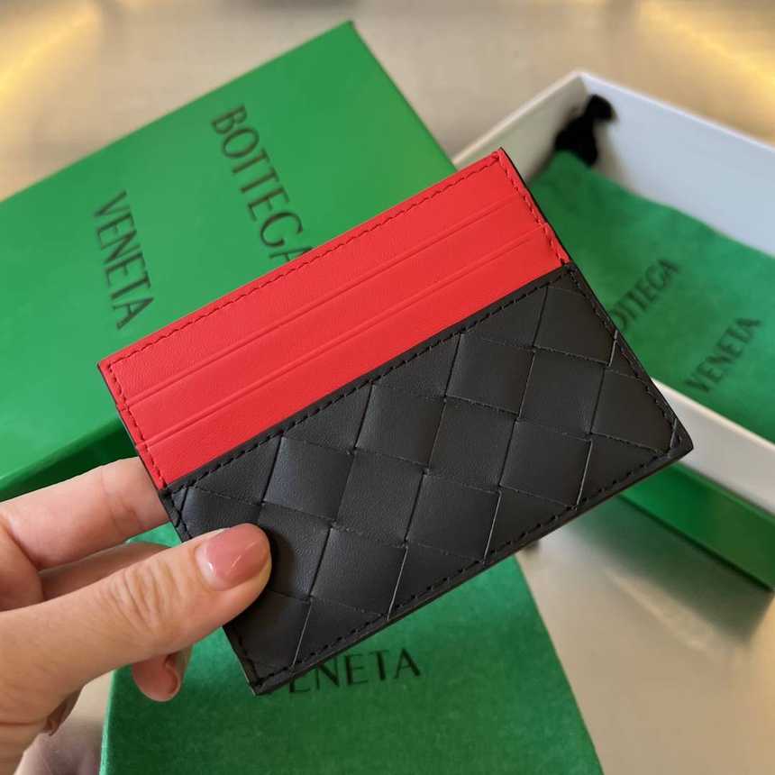 보테가베네타 우븐 배색 인트레치아토 카드지갑 749449 | 10 x 8 x 0.5cm