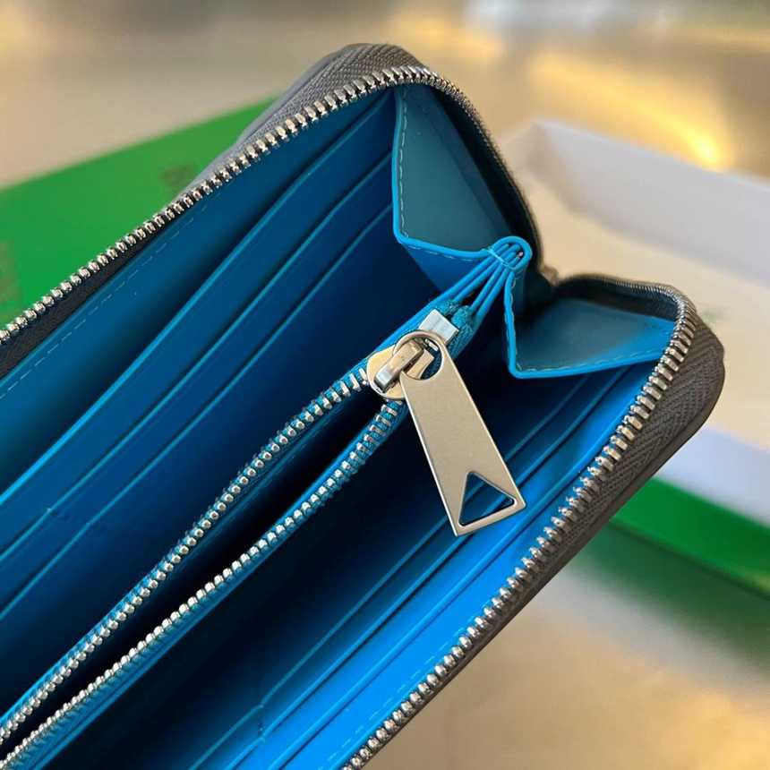 보테가 인트레치아토 지퍼 장지갑 593217 (내부블루) | 19 x 10 x 2cm
