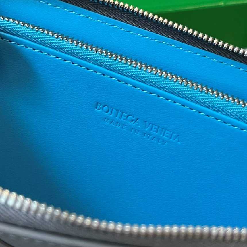 보테가 인트레치아토 지퍼 장지갑 593217 (내부블루) | 19 x 10 x 2cm