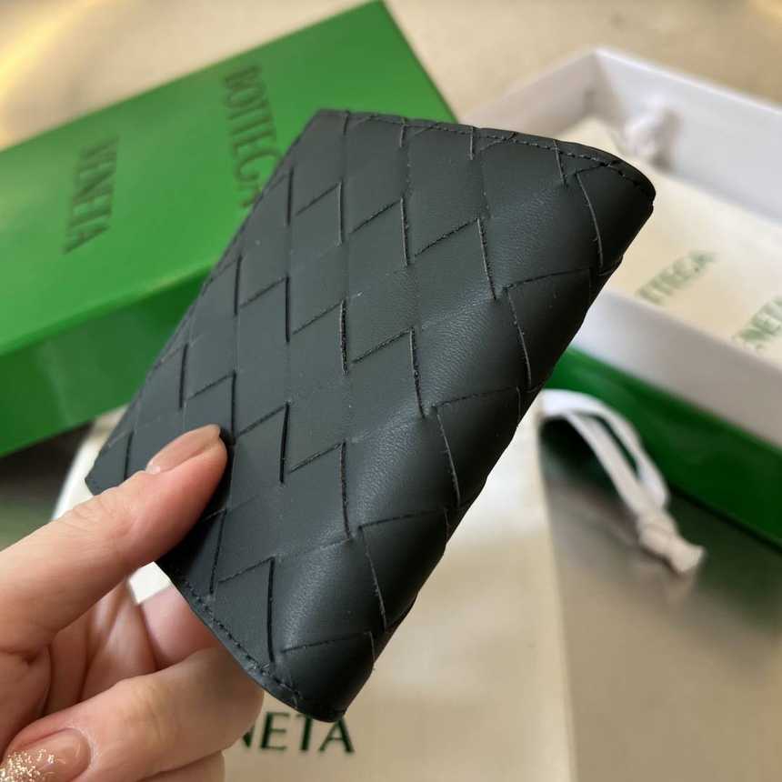 보테가베네타 인트레치아토 세로형 슬림 반지갑 749400 내부하늘색 | 10 x 9.5 x 1cm
