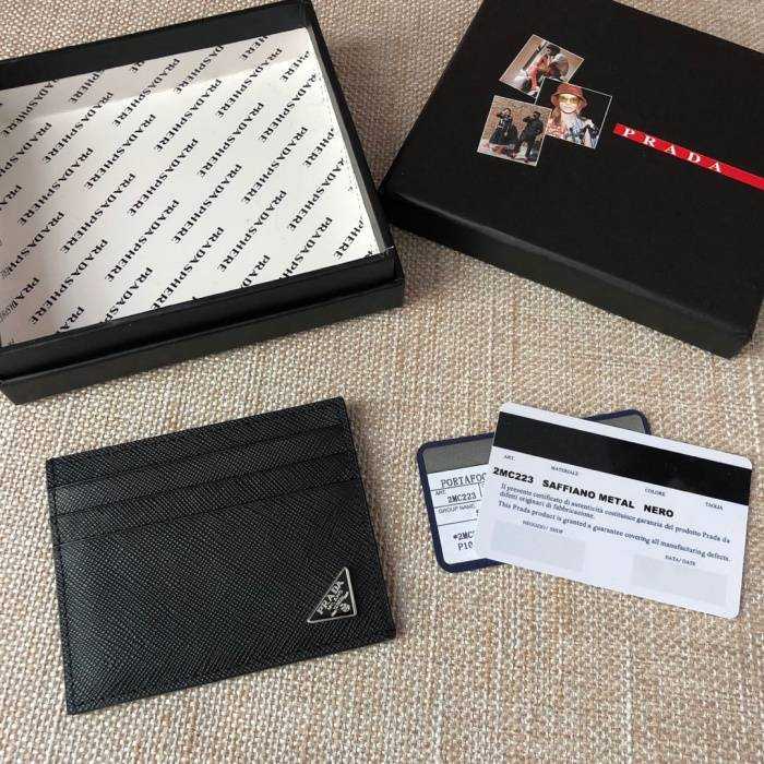 프라다 사피아노 카드지갑 2MC223 | 10 x 8cm
