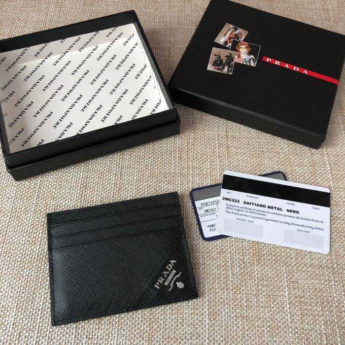프라다 사피아노 카드지갑 2MC223 | 10 x 8cm