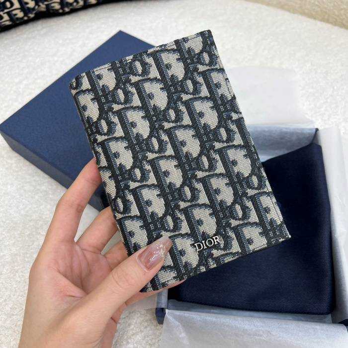 디올 오블리크 여권지갑 | 10 x 13.3cm