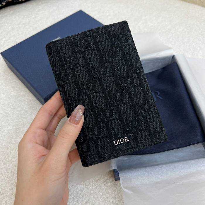 디올 오블리크 여권지갑 | 10 x 13.3cm