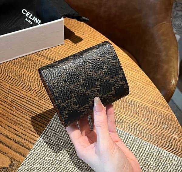 셀린느 트리오페 캔버스 3단 지갑 | 10.5 x 9 x 3.3cm