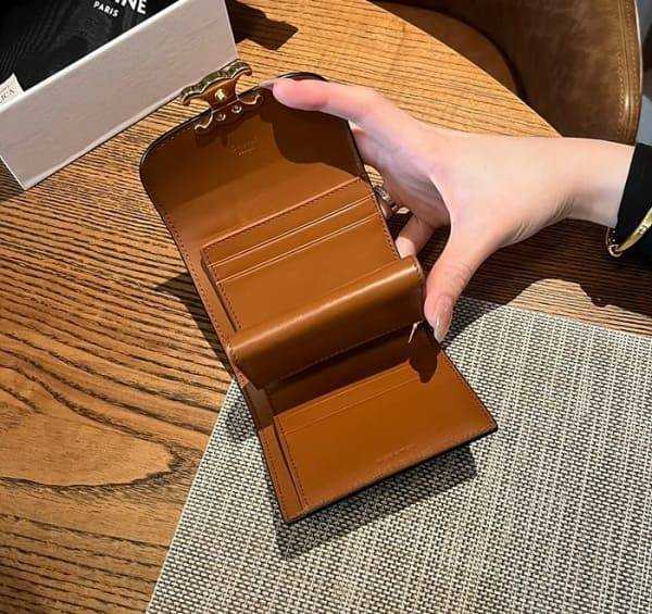 셀린느 트리오페 캔버스 3단 지갑 | 10.5 x 9 x 3.3cm