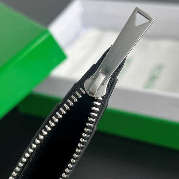 보테가 인트레치아토 우븐 지퍼 카드지갑 755985 | 11.5 x 7.5cm