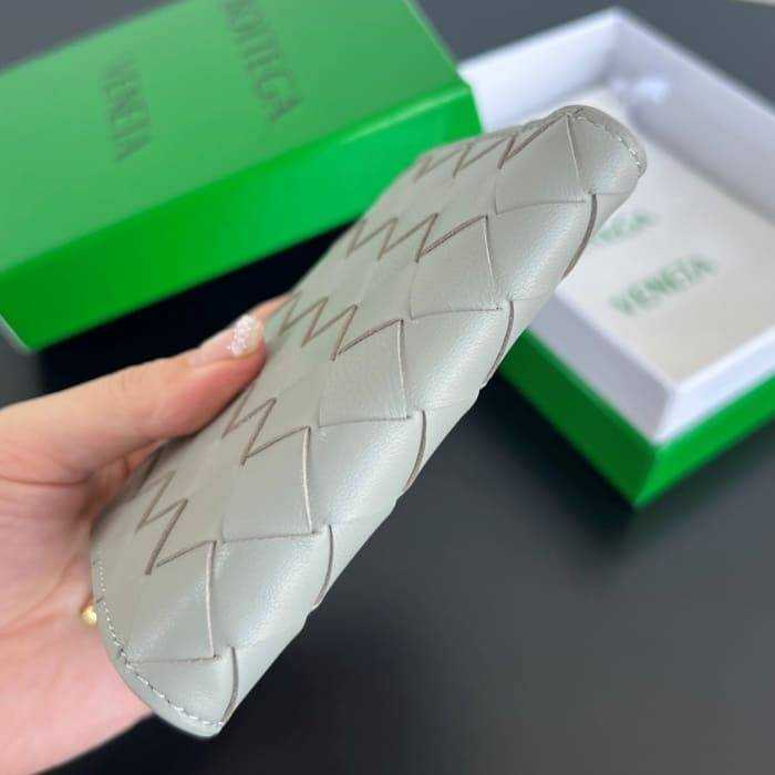 보테가 인트레치아토 우븐 폴더형 지퍼 반지갑 742330 | 11.5 x 9cm