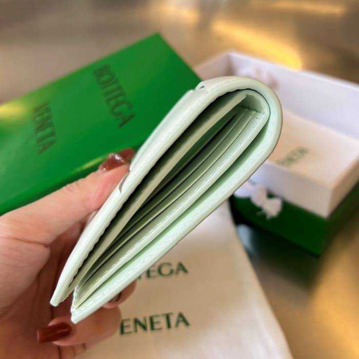 보테가 인트레치아토 폴더형 반지갑 649603 글레이셔블루 | 11.5 x 9.5 x 1cm