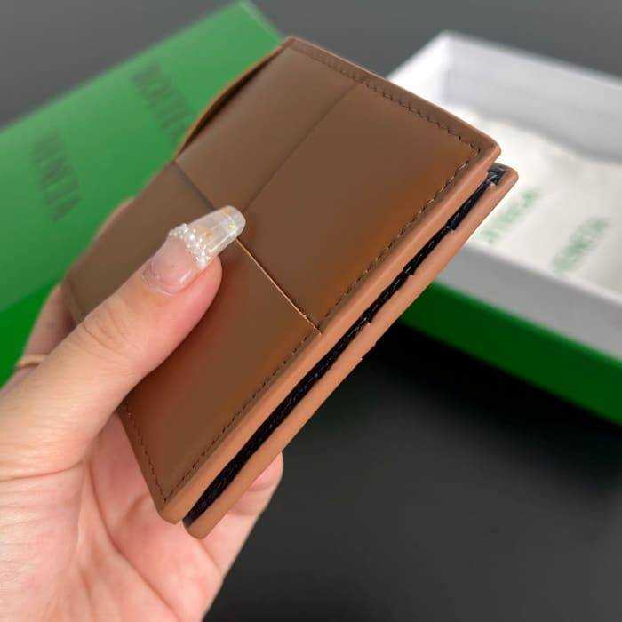 보테가 인트레치아토 폴더형 반지갑 649603 내부스페이스그레이 | 11.5 x 9.5 x 1cm