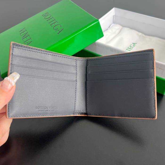 보테가 인트레치아토 폴더형 반지갑 649603 내부스페이스그레이 | 11.5 x 9.5 x 1cm