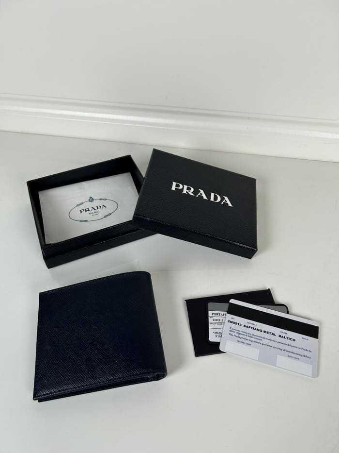 프라다 사피아노 다크블루 반지갑 2M0513 | 11 x 9.5cm