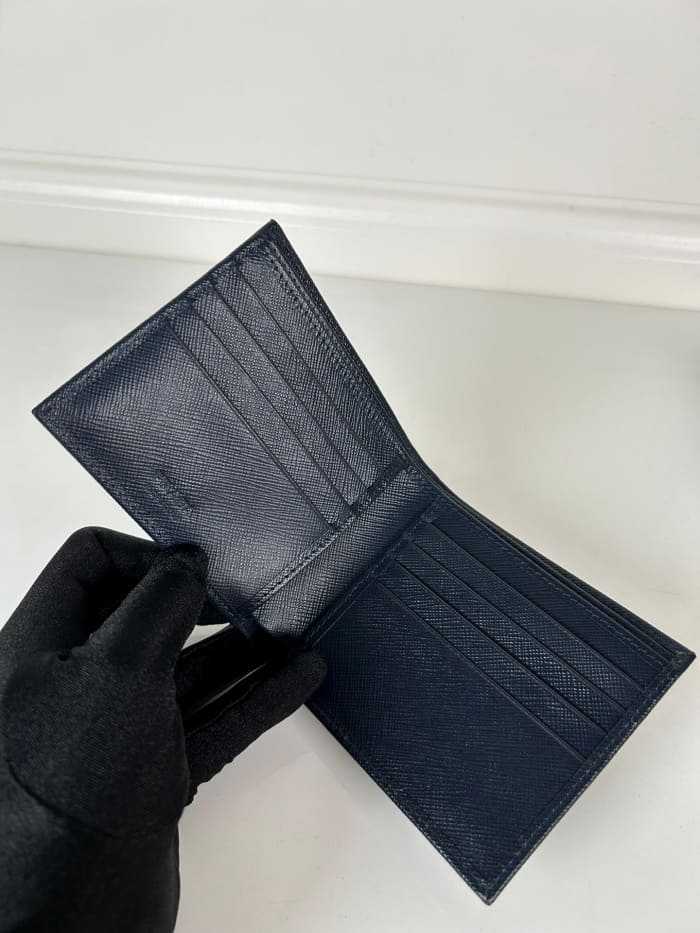 프라다 사피아노 다크블루 반지갑 2M0513 | 11 x 9.5cm