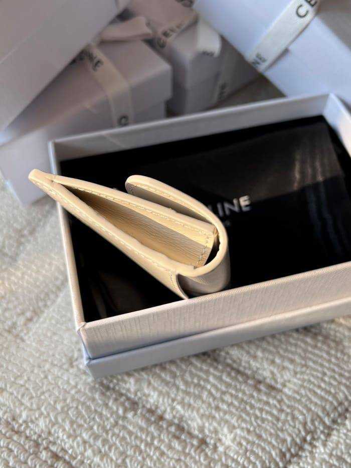 셀린느 트리오페 카드지갑 10I583 | 10.5 x 7 x 1cm