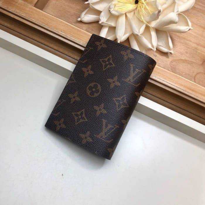 루이비통 모노그램 여권지갑 카드지갑 M64502 | 10 x 14 x 2.5cm