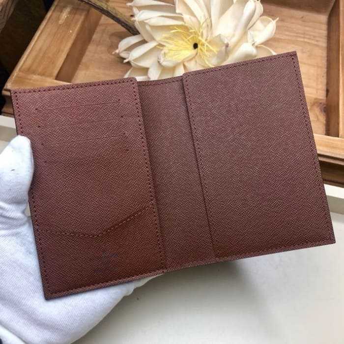 루이비통 모노그램 여권지갑 카드지갑 M64502 | 10 x 14 x 2.5cm