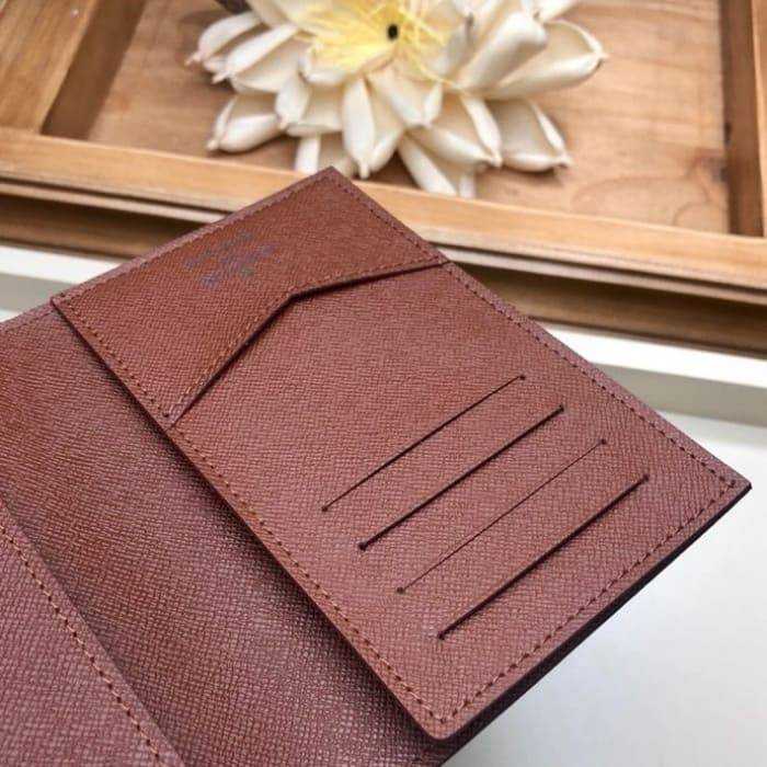 루이비통 모노그램 여권지갑 카드지갑 M64502 | 10 x 14 x 2.5cm
