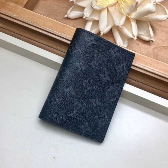 루이비통 모노그램 여권지갑 카드지갑 N64501 | 10 x 14 x 2.5cm