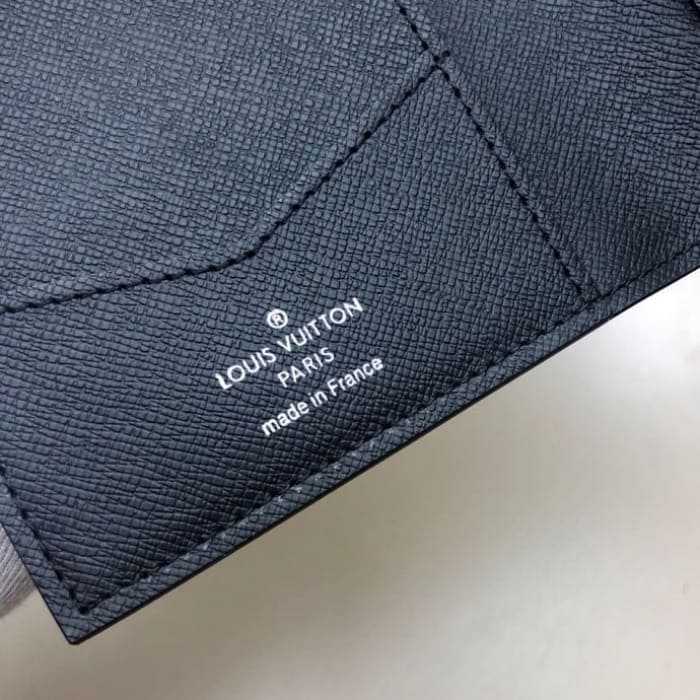 루이비통 모노그램 여권지갑 카드지갑 N64501 | 10 x 14 x 2.5cm
