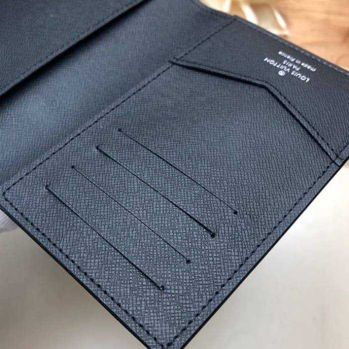 루이비통 모노그램 여권지갑 카드지갑 N64501 | 10 x 14 x 2.5cm
