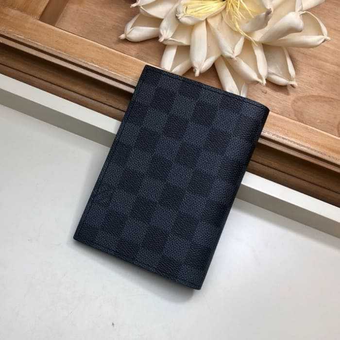 루이비통 다미에 여권지갑 카드지갑 M64411 | 10 x 14 x 2.5cm