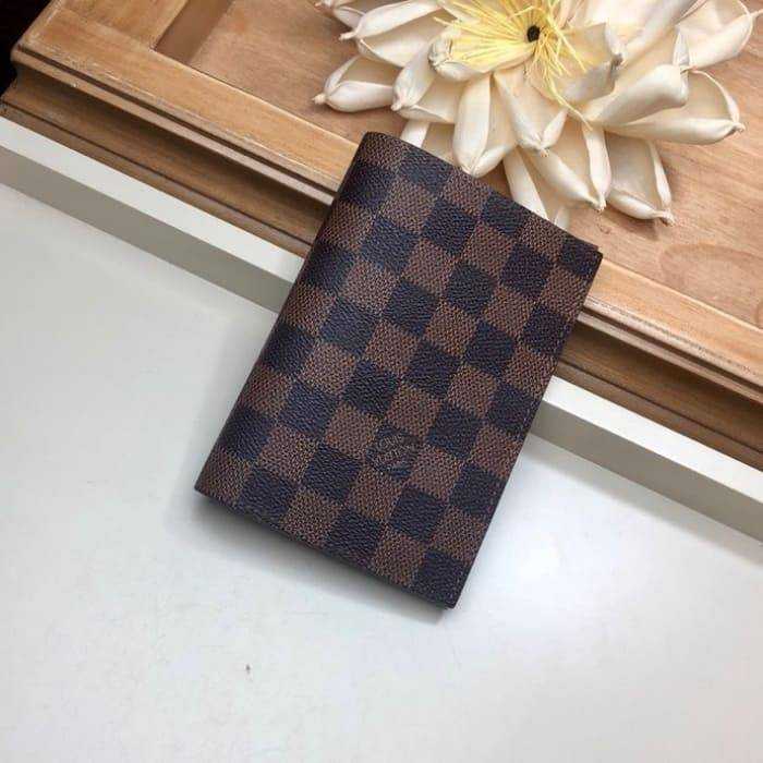 루이비통 다미에 여권지갑 카드지갑 M64412 | 10 x 14 x 2.5cm
